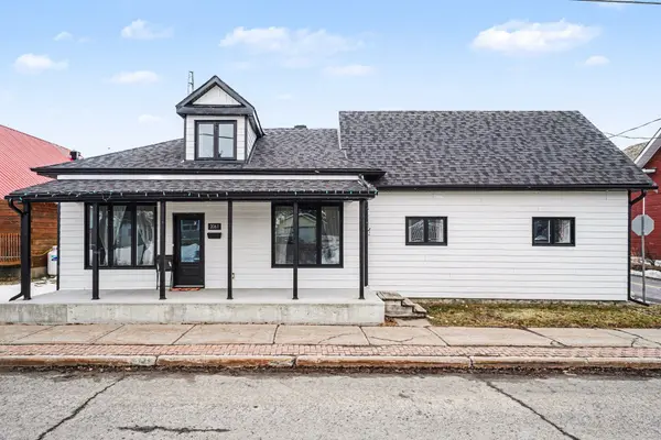 2061 Lajoie ST, Alfred And Plantagenet, ON K0B 1J0