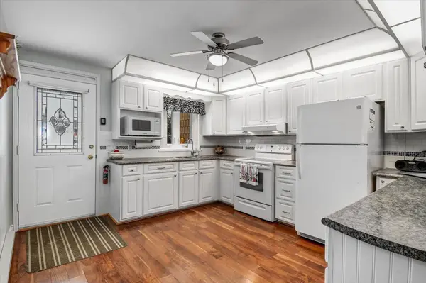 16 Alice ST #103, Bancroft, ON K0L 1C0