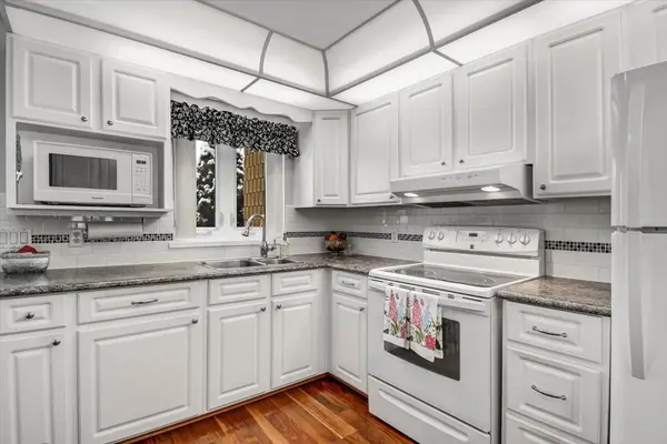 16 Alice ST #103, Bancroft, ON K0L 1C0