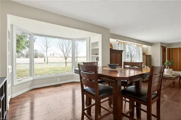 548 Book RD E, Hamilton, ON L9G 3L1