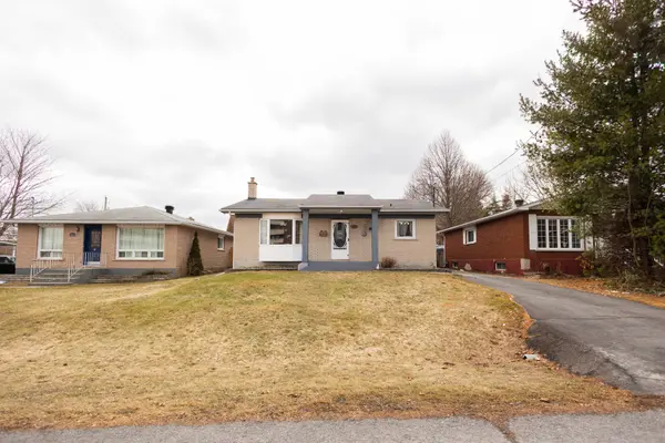 1443 1st ST E, Cornwall, ON K6H 1P7