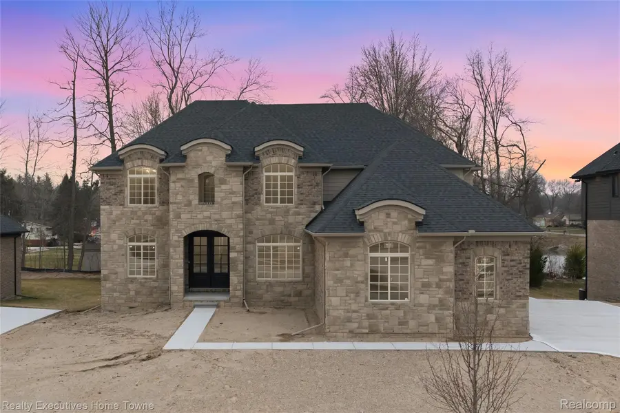 11731 Encore CT, Shelby Charter Township, MI 48315