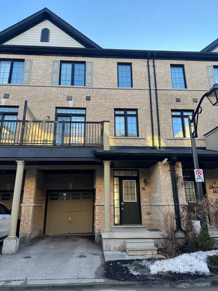 16 Quarrie LN, Ajax, ON L1T 0N1