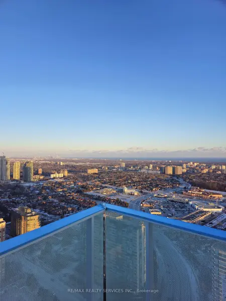 3900 Confederation Pkwy #3903, Mississauga, ON L5B 0M3