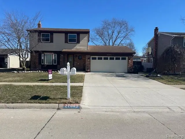 22043 Hillcrest CT, Woodhaven, MI 48183