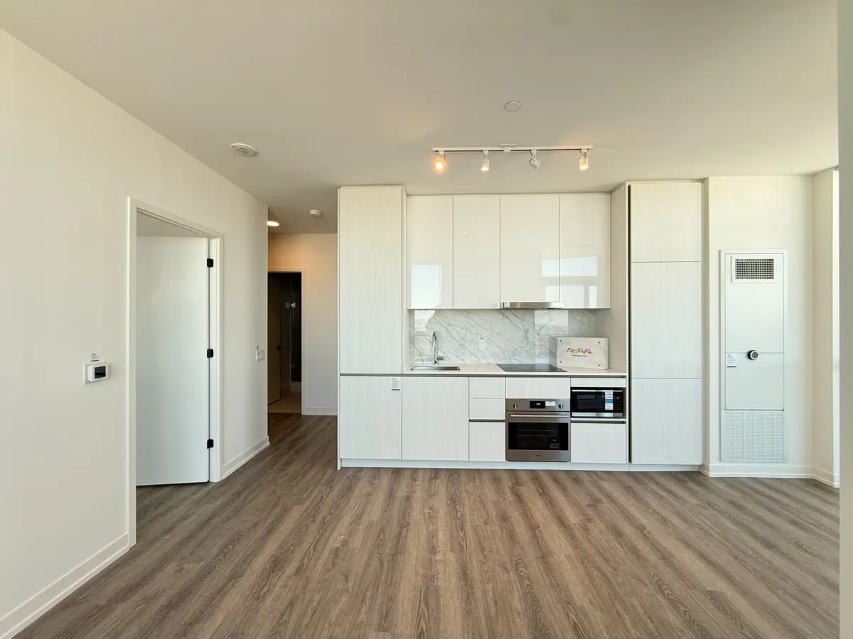 8 Interchange WAY #6002, Vaughan, ON L4K 0R2