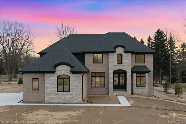 11982 Encore CT, Shelby Charter Township, MI 48315