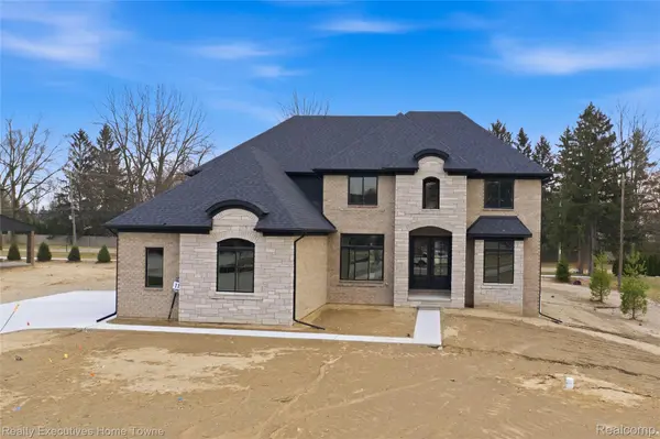 11982 Encore CT, Shelby Charter Township, MI 48315