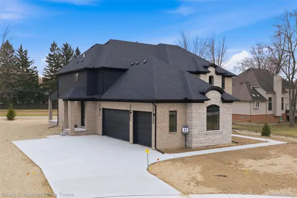 11982 Encore CT, Shelby Charter Township, MI 48315