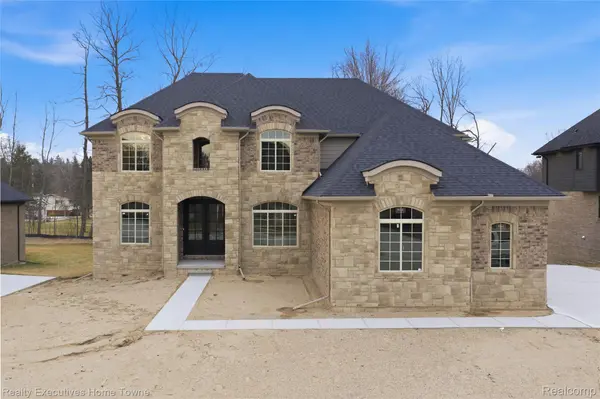 11731 Encore CT, Shelby Charter Township, MI 48315