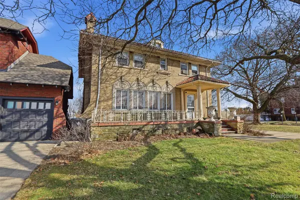 87 Biddle AVE, Wyandotte, MI 48192