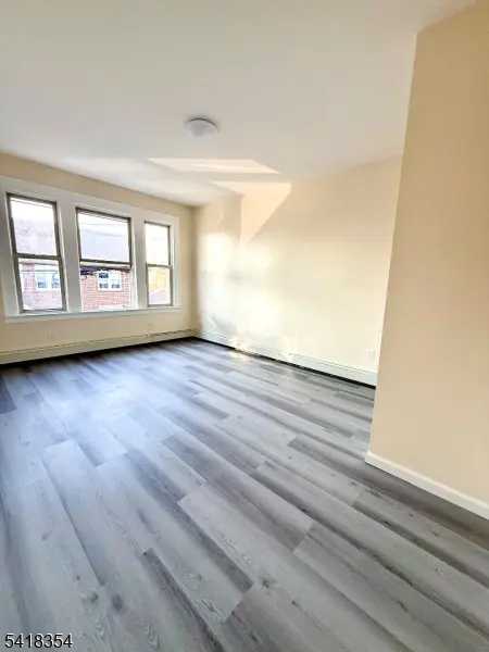 37 Field Pl #2R, Newark City, NJ 07112