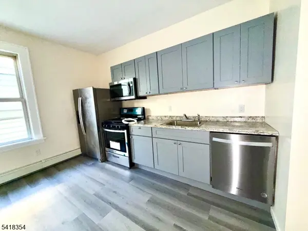 37 Field Pl #2R, Newark City, NJ 07112