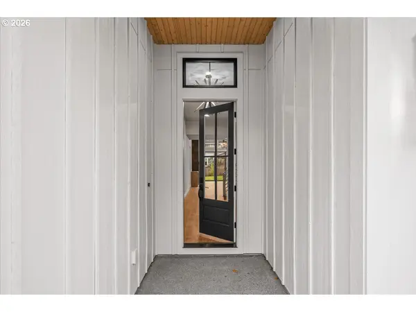 760 N V ST, Washougal, WA 98671