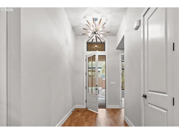 760 N V ST, Washougal, WA 98671