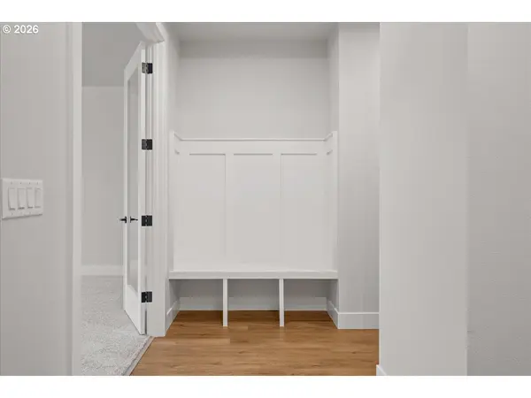 760 N V ST, Washougal, WA 98671