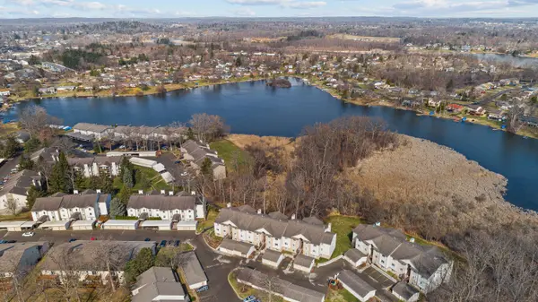 4912 Ashley LN #84, Waterford Twp, MI 48329