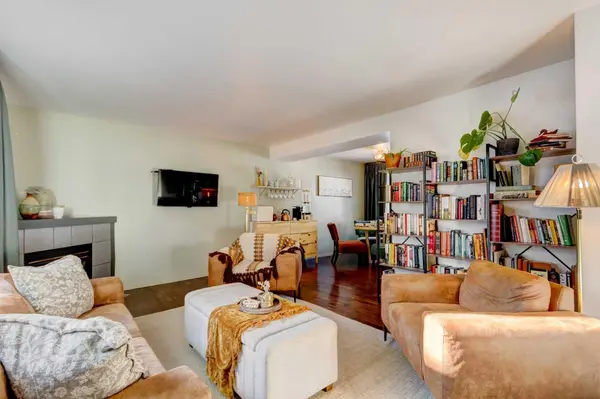 4525 31 ST SW #521, Calgary, AB T3E 2P8