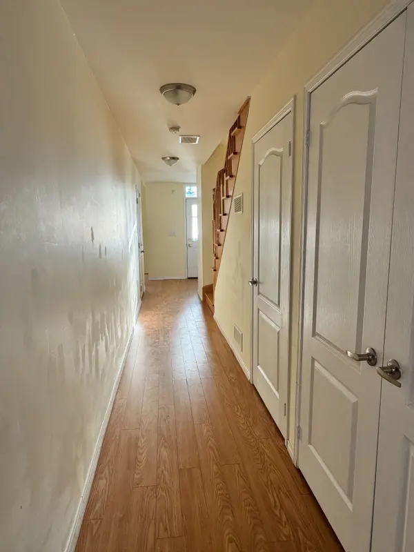 16 Quarrie LN, Ajax, ON L1T 0N1