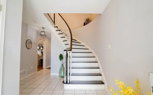 100 Fieldcrest AVE, Clarington, ON L1E 2Y9