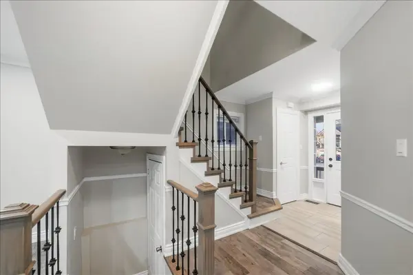 282 Scottsdale DR, Clarington, ON L1C 5J2