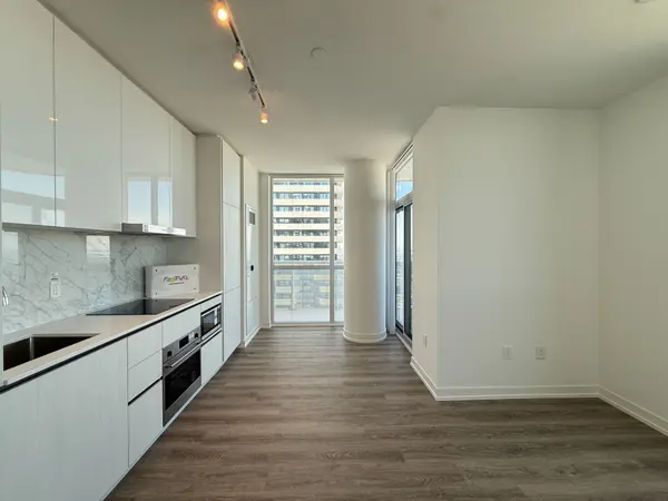 8 Interchange WAY #6002, Vaughan, ON L4K 0R2