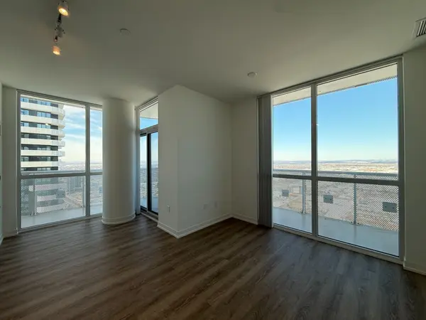 8 Interchange WAY #6002, Vaughan, ON L4K 0R2