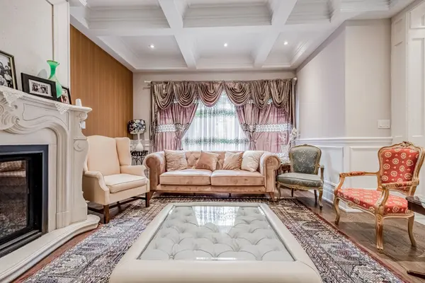 96 Elmcrest RD, Toronto W08, ON M9C 3R9