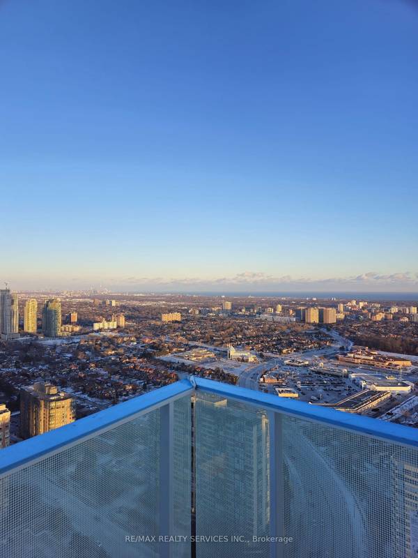 3900 Confederation Pkwy #3903, Mississauga, ON L5B 0M3