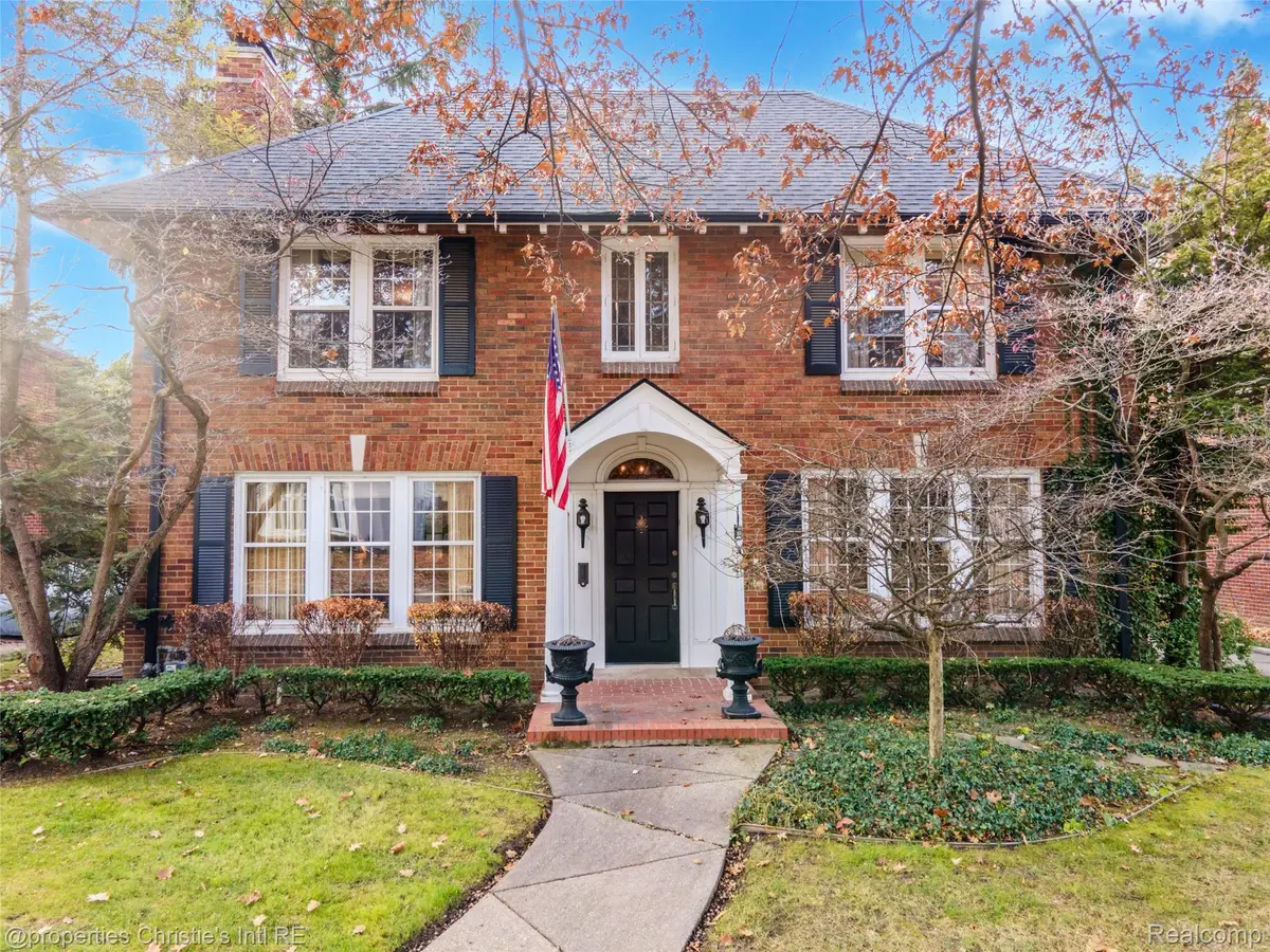 19635 Shrewsbury RD, Detroit, MI 48221