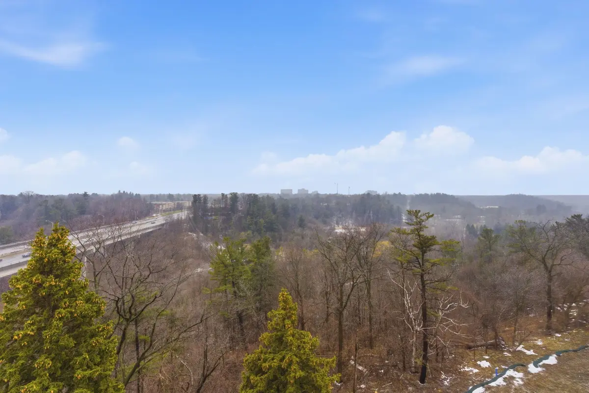 1635 Military TRL #703, Toronto E10, ON M1C 1B2