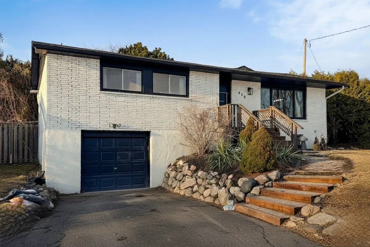 618 Sunset BLVD, Clarington, ON L1B 1C9