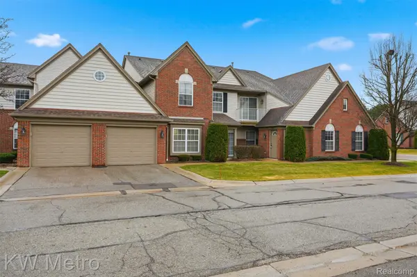 20656 Dunham RD, Clinton Charter Township, MI 48038