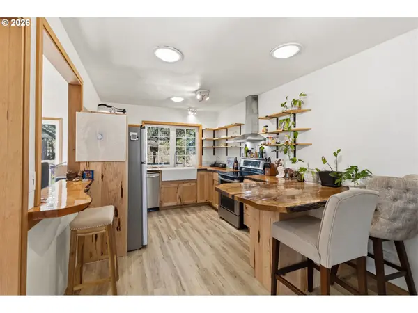 1375 PLEASANT VIEW DR, Cottage Grove, OR 97424