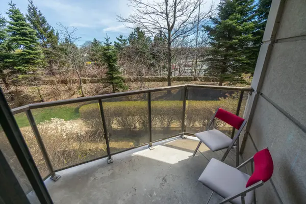 80 Harrison Garden BLVD #220, Toronto C14, ON M2N 7E3