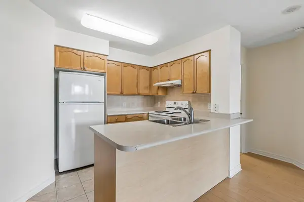 23 Hollywood AVE #901, Toronto C14, ON M2N 7L8