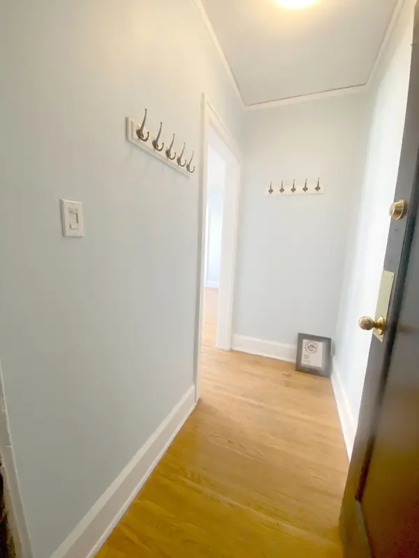 125 Earl PL #221, Toronto C08, ON M4Y 1M4