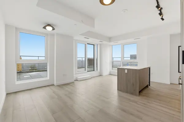 1635 Military TRL #703, Toronto E10, ON M1C 1B2