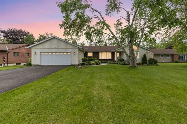 5 Park LN, Ramara, ON L0K 1B0