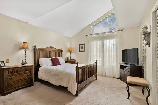 5 Park LN, Ramara, ON L0K 1B0