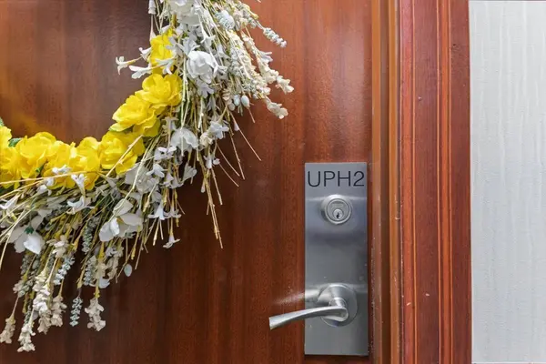 880 Dundas ST #UpH 02, Mississauga, ON L5C 4H3