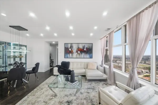 880 Dundas ST #UpH 02, Mississauga, ON L5C 4H3