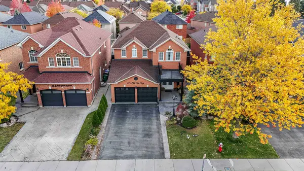 88 Olde Town RD, Brampton, ON L6X 4X9