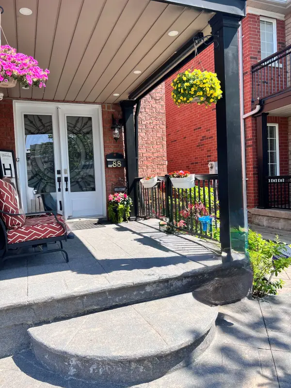 88 Olde Town RD, Brampton, ON L6X 4X9