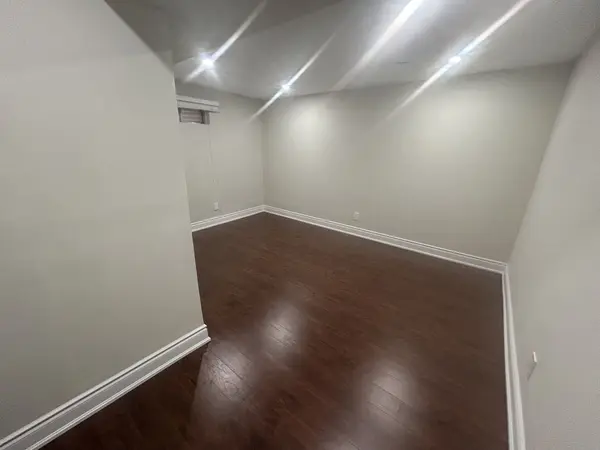 4057 Taffey CRES #Lower, Mississauga, ON L5L 2A6