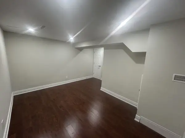 4057 Taffey CRES #Lower, Mississauga, ON L5L 2A6