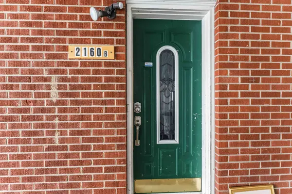 2160 Queensgrove RD E #B, Mckellar Heights - Glabar Park And Area, ON K2A 1P7