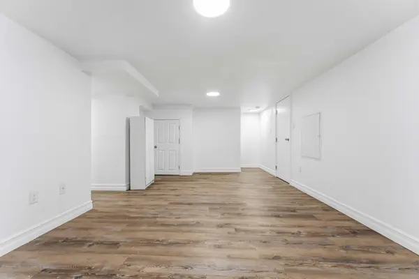 2160 Queensgrove RD E #B, Mckellar Heights - Glabar Park And Area, ON K2A 1P7