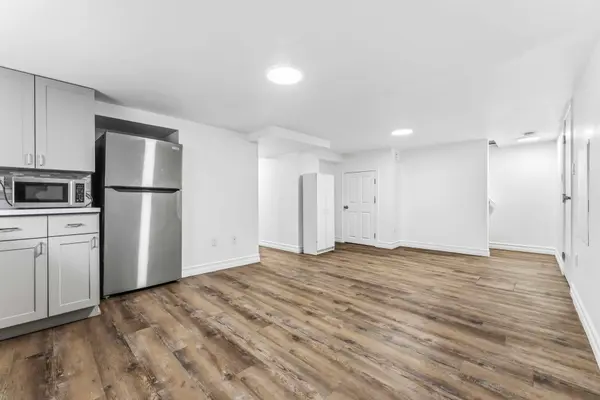 2160 Queensgrove RD E #B, Mckellar Heights - Glabar Park And Area, ON K2A 1P7