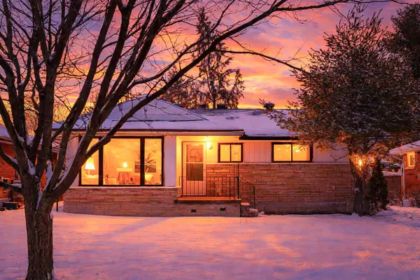 768 Pleasant Park RD, Elmvale Acres And Area, ON K1G 1Y7